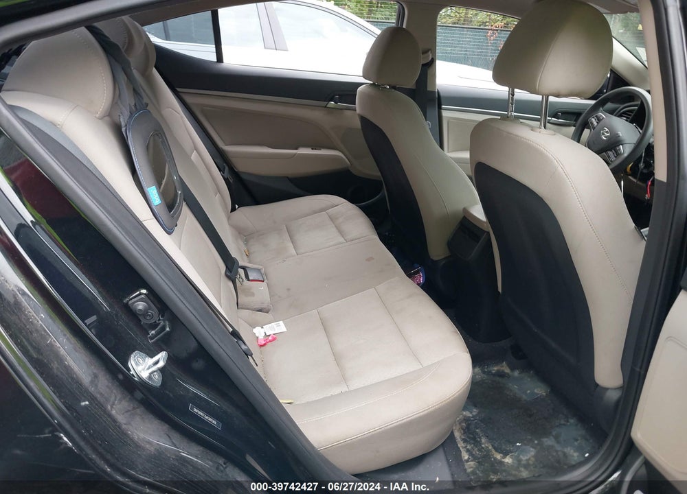 2018 HYUNDAI ELANTRA SEL VIN: 5NPD84LFXJH381569