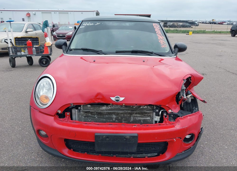 2013 MINI HARDTOP COOPER VIN: WMWSU3C58DT374556