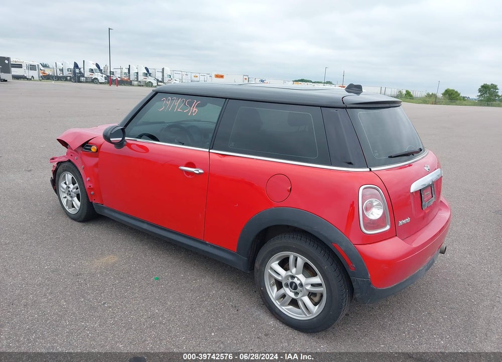 2013 MINI HARDTOP COOPER VIN: WMWSU3C58DT374556