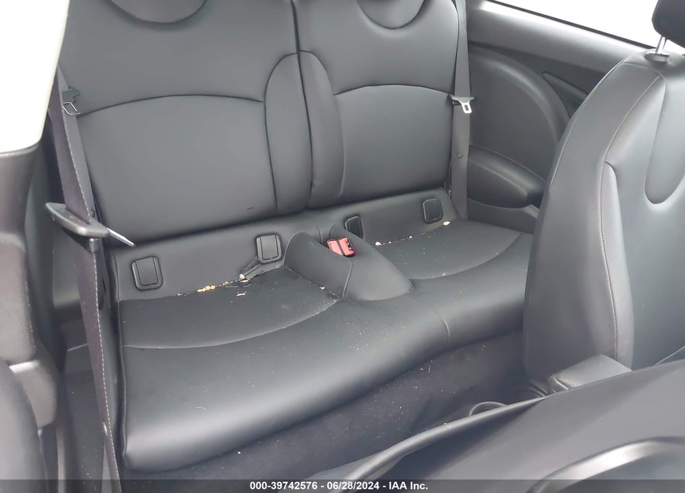 2013 MINI HARDTOP COOPER VIN: WMWSU3C58DT374556