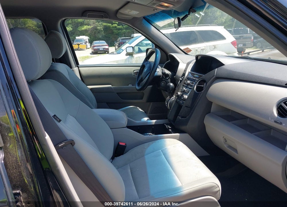 2014 HONDA PILOT LX VIN: 5FNYF4H22EB029992