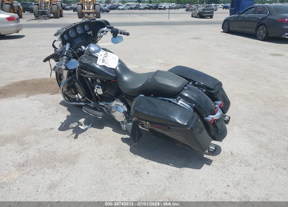 2014 HARLEY-DAVIDSON FLHX STREET GLIDE VIN: 1HD1KBM16EB708390
