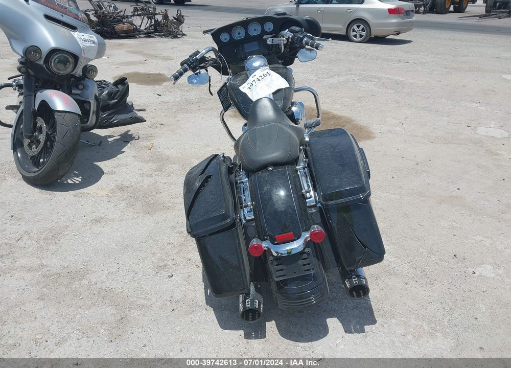 2014 HARLEY-DAVIDSON FLHX STREET GLIDE VIN: 1HD1KBM16EB708390