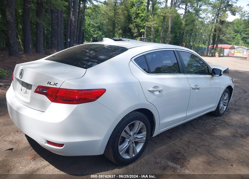 2013 ACURA ILX 2.0L VIN: 19VDE1F36DE021547