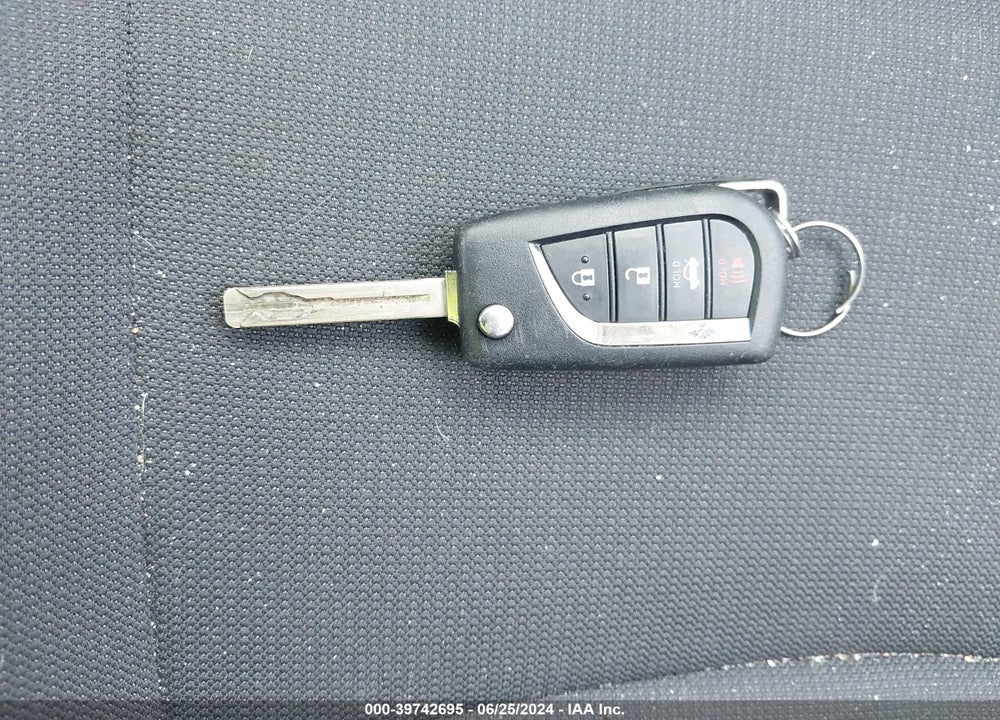 2022 TOYOTA COROLLA LE VIN: 5YFEPMAE6NP389906