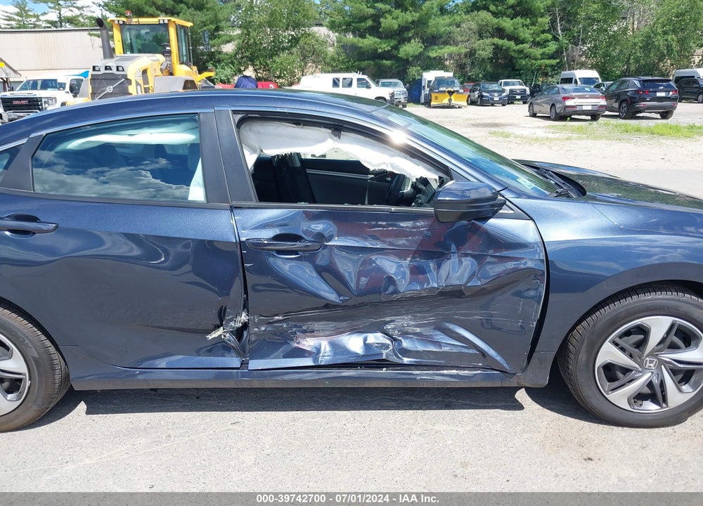 2021 HONDA CIVIC LX VIN: 2HGFC2F64MH520777