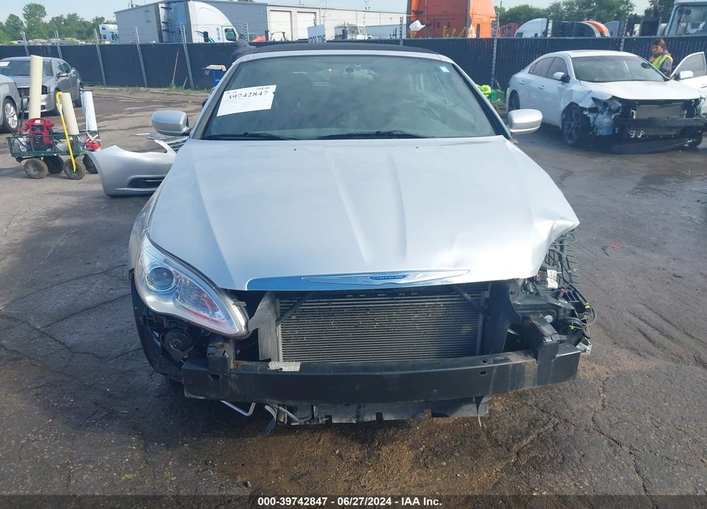 2012 CHRYSLER 200 TOURING VIN: 1C3BCBEG5CN246118