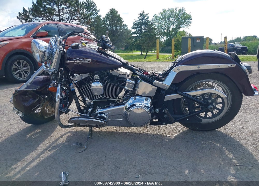 2010 HARLEY-DAVIDSON FLSTC VIN: 1HD1BW516AB029011
