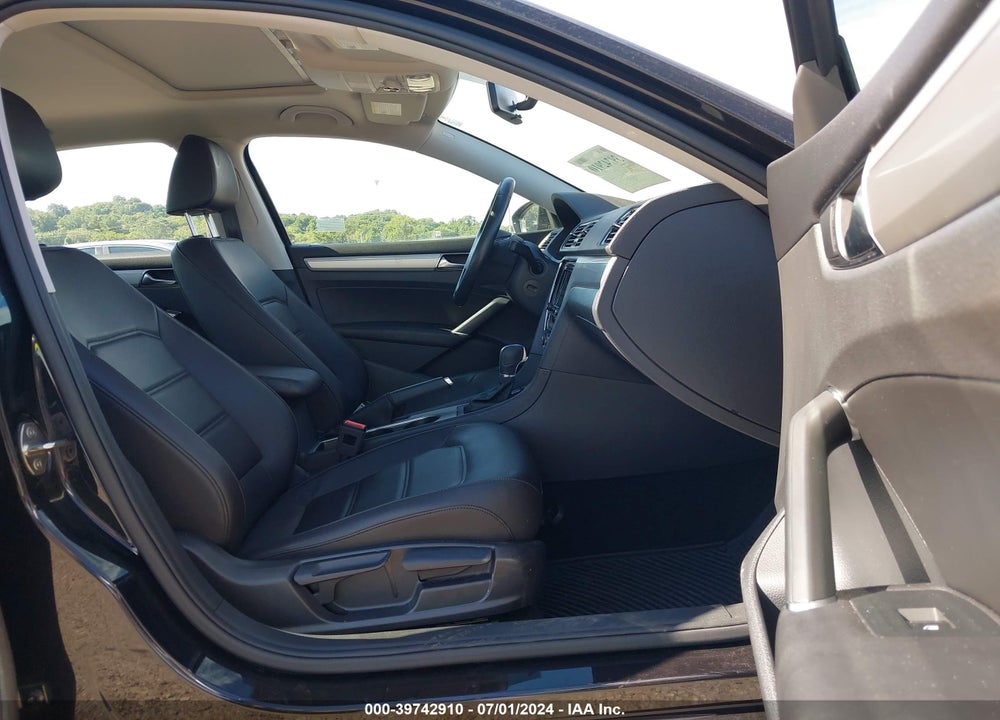 2019 VOLKSWAGEN PASSAT 2.0T WOLFSBURG EDITION VIN: 1VWLA7A3XKC003286