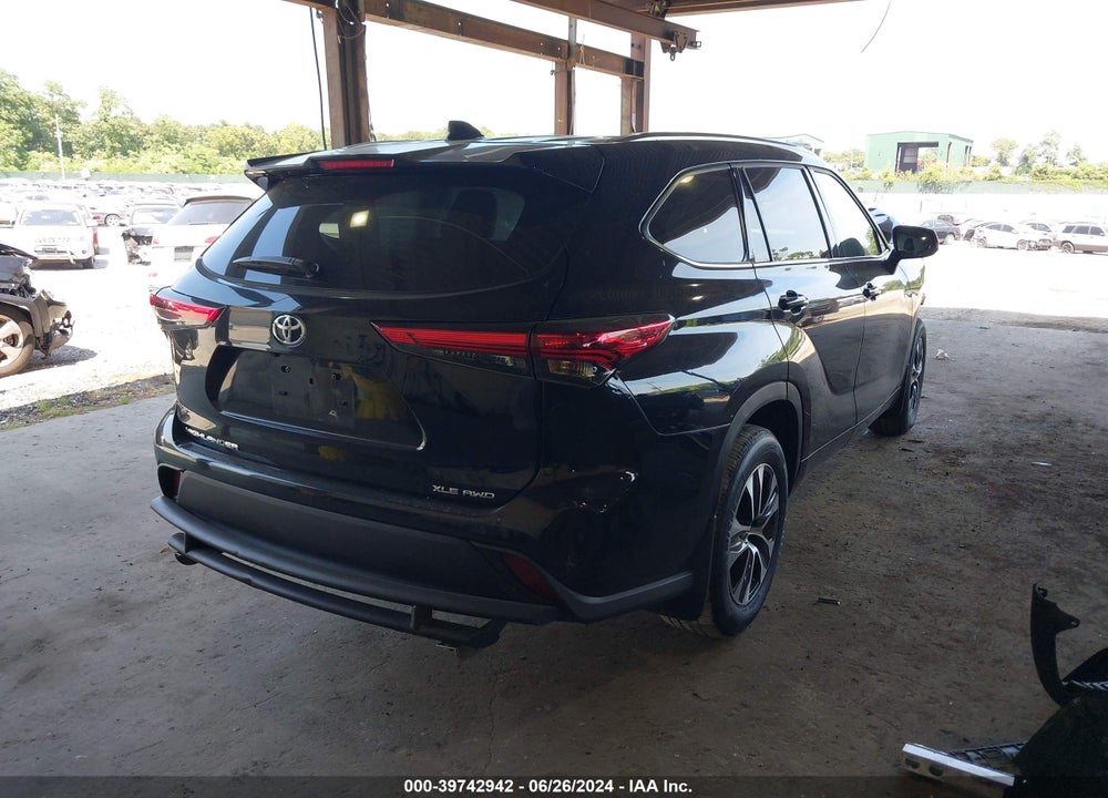 2021 TOYOTA HIGHLANDER XLE VIN: 5TDHZRBH9MS550901