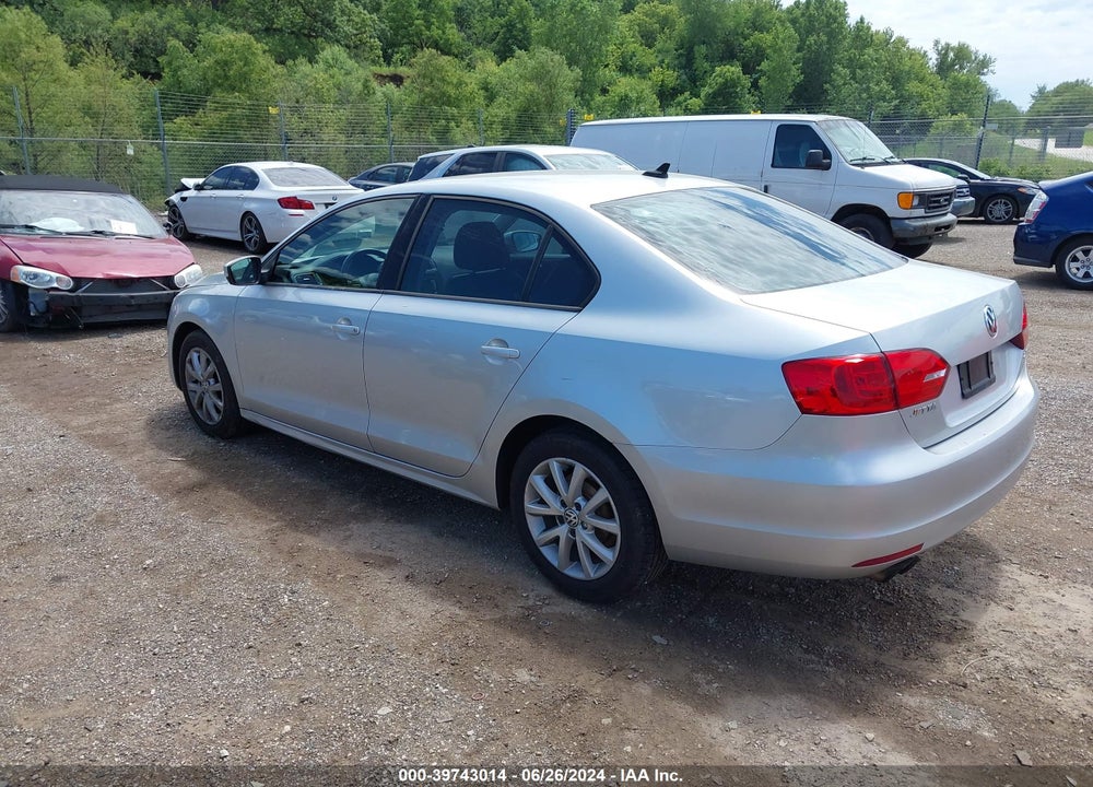 2011 VOLKSWAGEN JETTA 2.5L SE VIN: 3VWDZ7AJ7BM320498