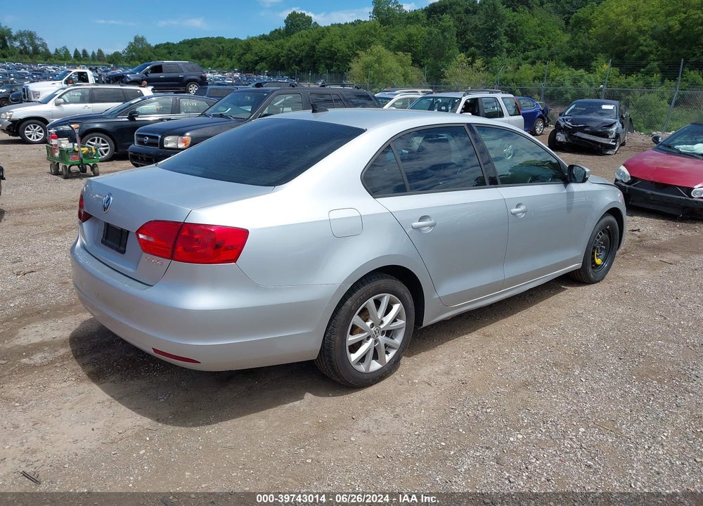 2011 VOLKSWAGEN JETTA 2.5L SE VIN: 3VWDZ7AJ7BM320498