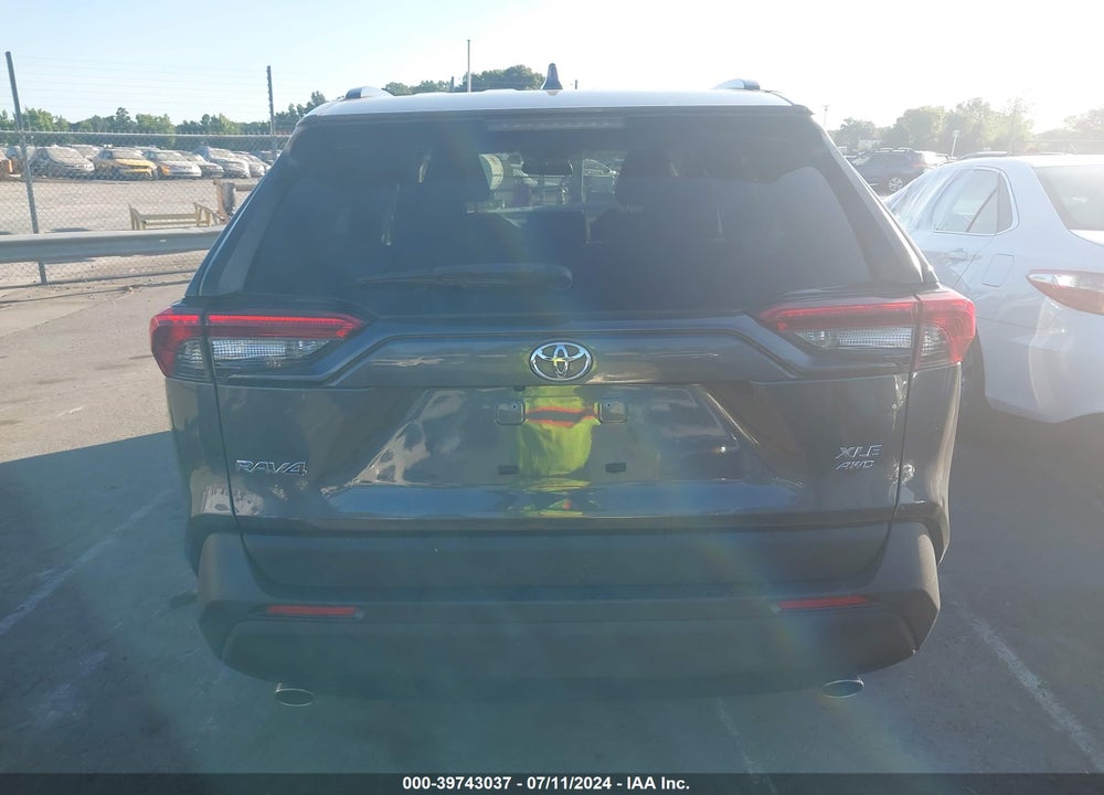 2020 TOYOTA RAV4 XLE VIN: 2T3P1RFV0LC084616
