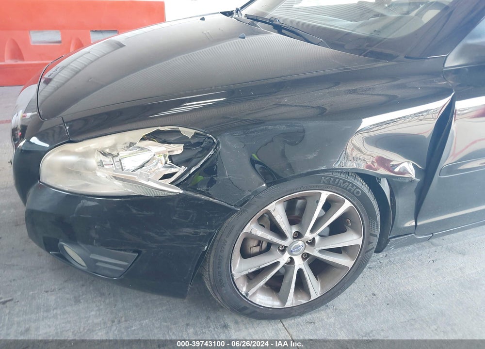 2011 VOLVO C70 T5 VIN: YV1672MC9BJ116875