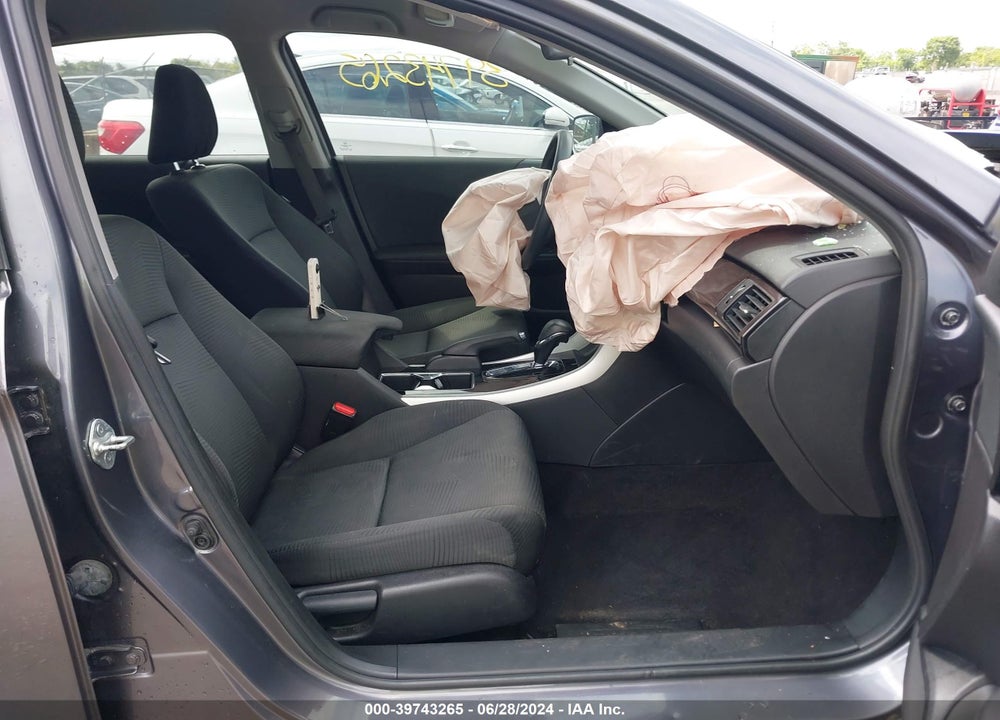 2017 HONDA ACCORD VIN: 1HGCR2F31HA098916