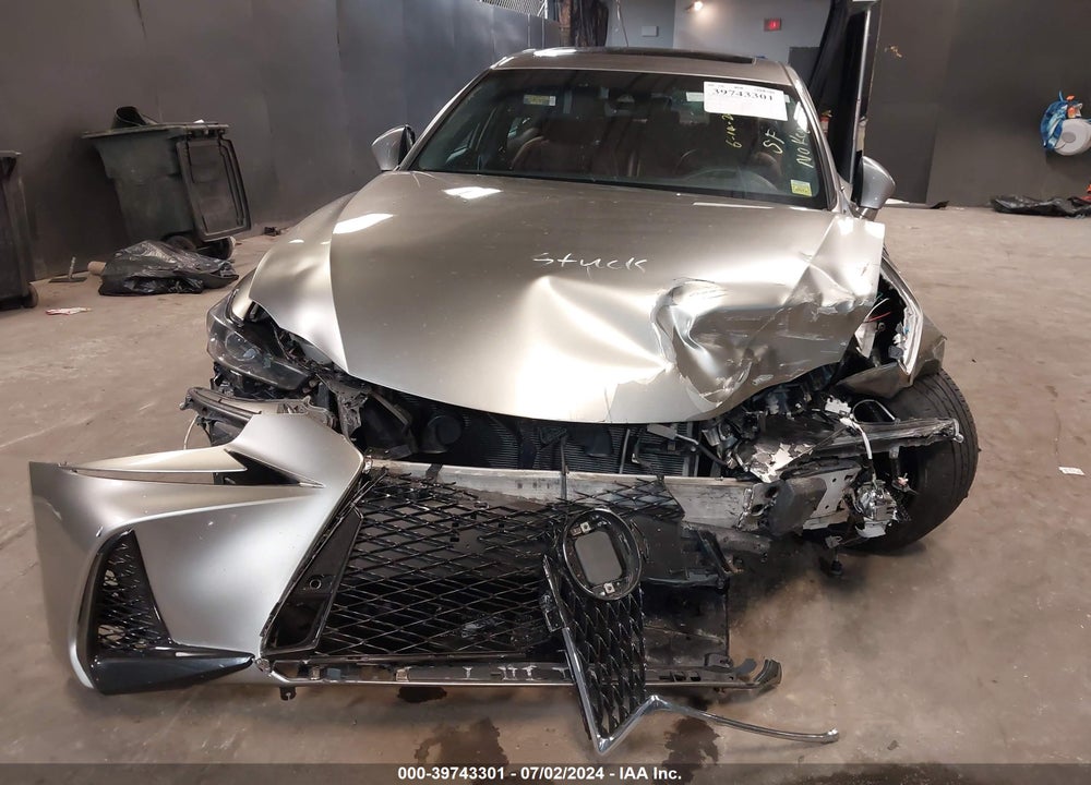 2019 LEXUS IS 300 VIN: JTHC81D29K5039181