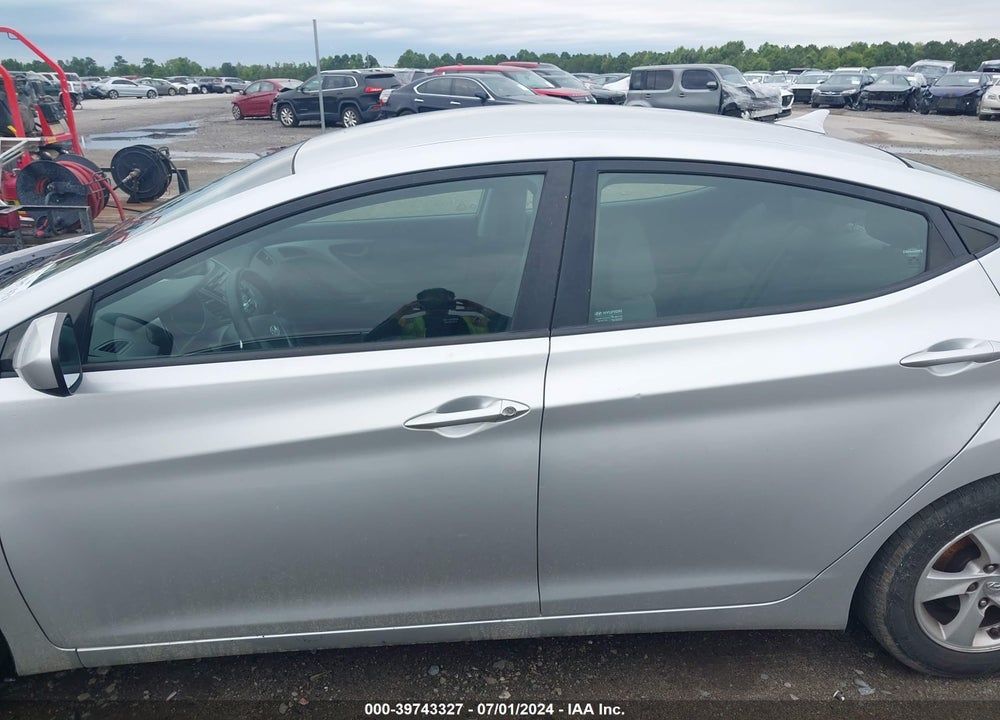 2015 HYUNDAI ELANTRA SE VIN: 5NPDH4AE1FH580379
