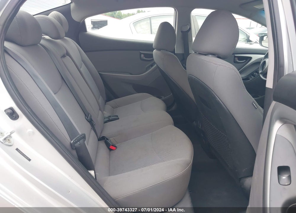 2015 HYUNDAI ELANTRA SE VIN: 5NPDH4AE1FH580379