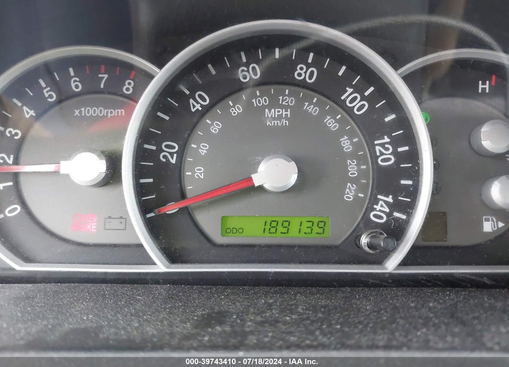 2008 KIA SORENTO LX VIN: KNDJD735285806302