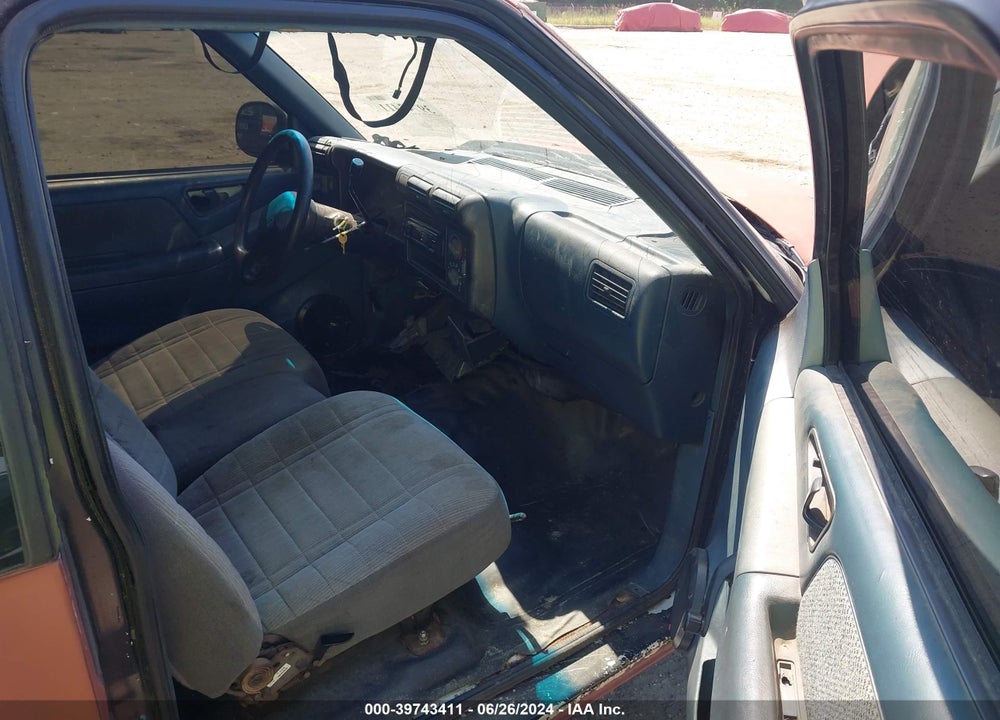1994 CHEVROLET S TRUCK S10 VIN: 1GCCS19Z2RK128465