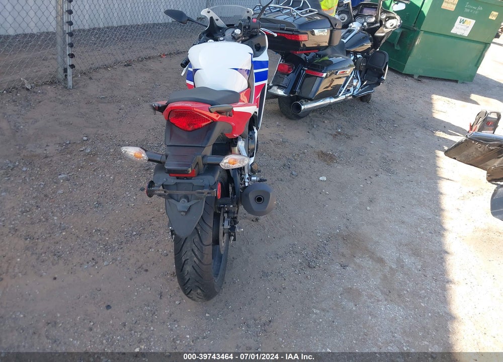 2015 HONDA CBR300 RA VIN: MLHNC5159F5100868