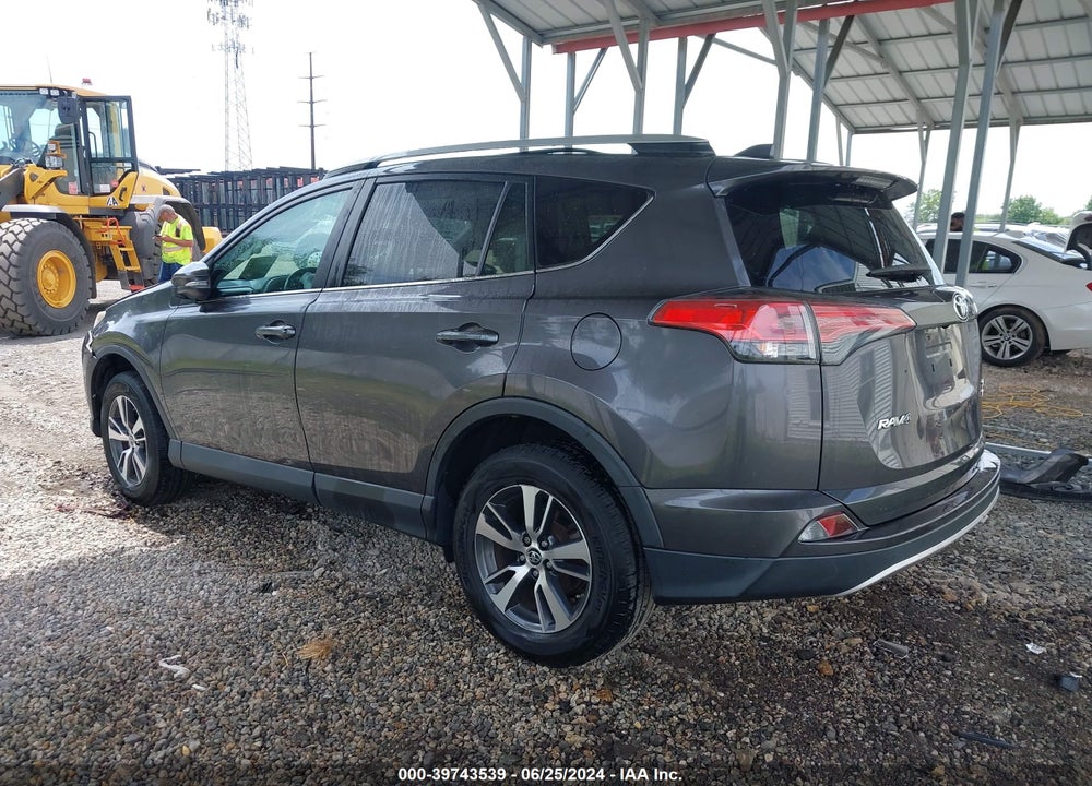 2016 TOYOTA RAV4 XLE VIN: 2T3RFREV0GW495448