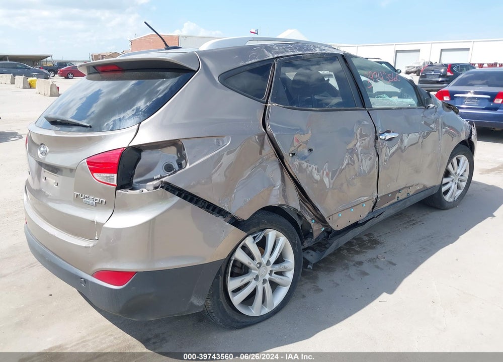 2011 HYUNDAI TUCSON LIMITED VIN: KM8JU3AC8BU211554