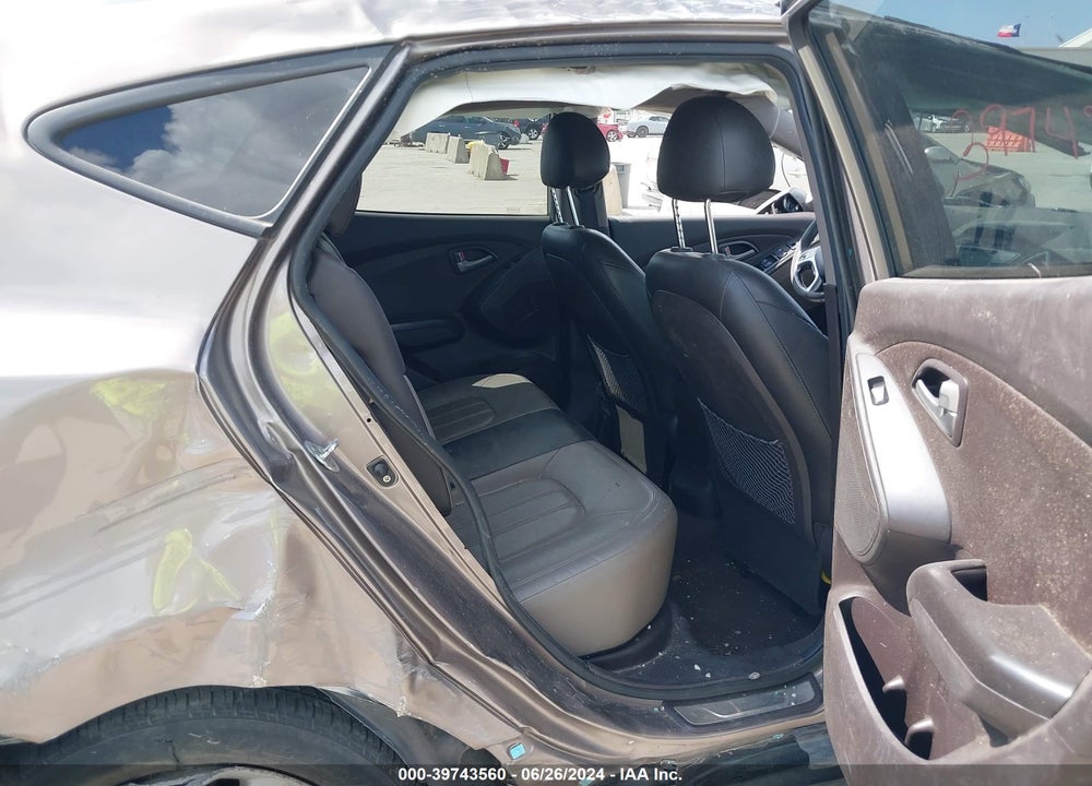 2011 HYUNDAI TUCSON LIMITED VIN: KM8JU3AC8BU211554