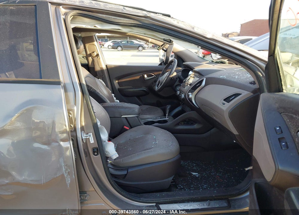 2011 HYUNDAI TUCSON LIMITED VIN: KM8JU3AC8BU211554