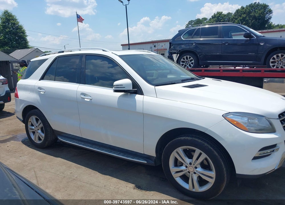 2015 MERCEDES-BENZ ML 350 4MATIC VIN: 4JGDA5HB5FA561780