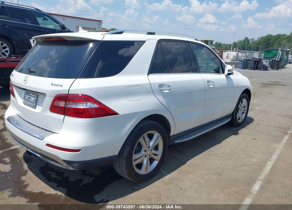 2015 MERCEDES-BENZ ML 350 4MATIC VIN: 4JGDA5HB5FA561780