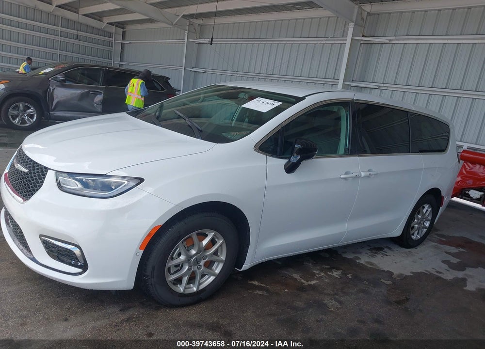 2024 CHRYSLER PACIFICA TOURING L VIN: 2C4RC1BG1RR150944