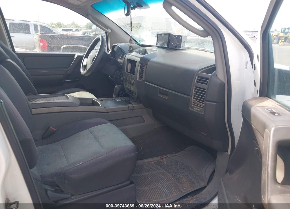 2005 NISSAN TITAN SE VIN: 1N6BA07B65N536813