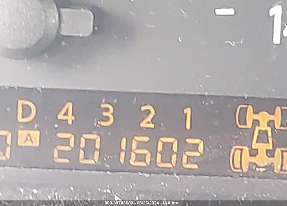 2005 NISSAN TITAN SE VIN: 1N6BA07B65N536813