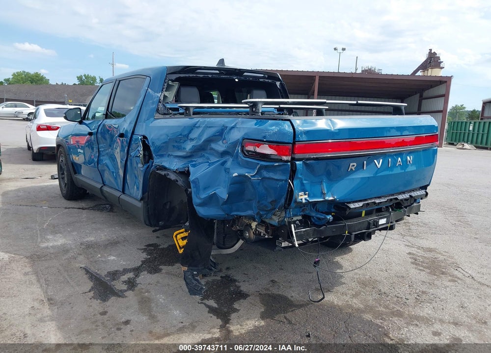 2023 RIVIAN R1T ADVENTURE QUAD-MOTOR LARGE PACK VIN: 7FCTGAAA9PN022527