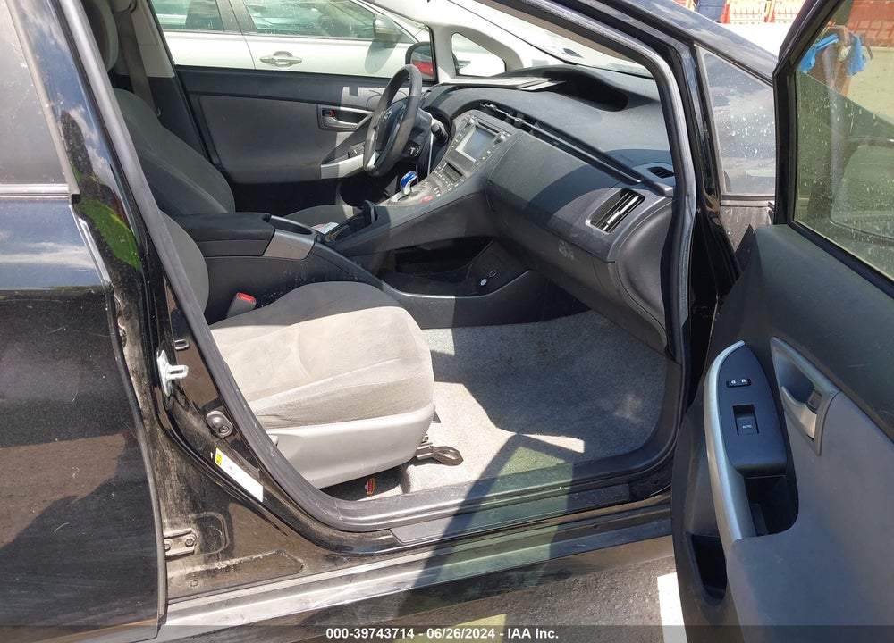 2015 TOYOTA PRIUS TWO VIN: JTDKN3DU6F1927807