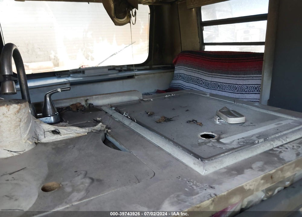 2000 WINNEBAGO EUROVAN/VOLKS MTR HOME VIN: WV3AH4703YH110920