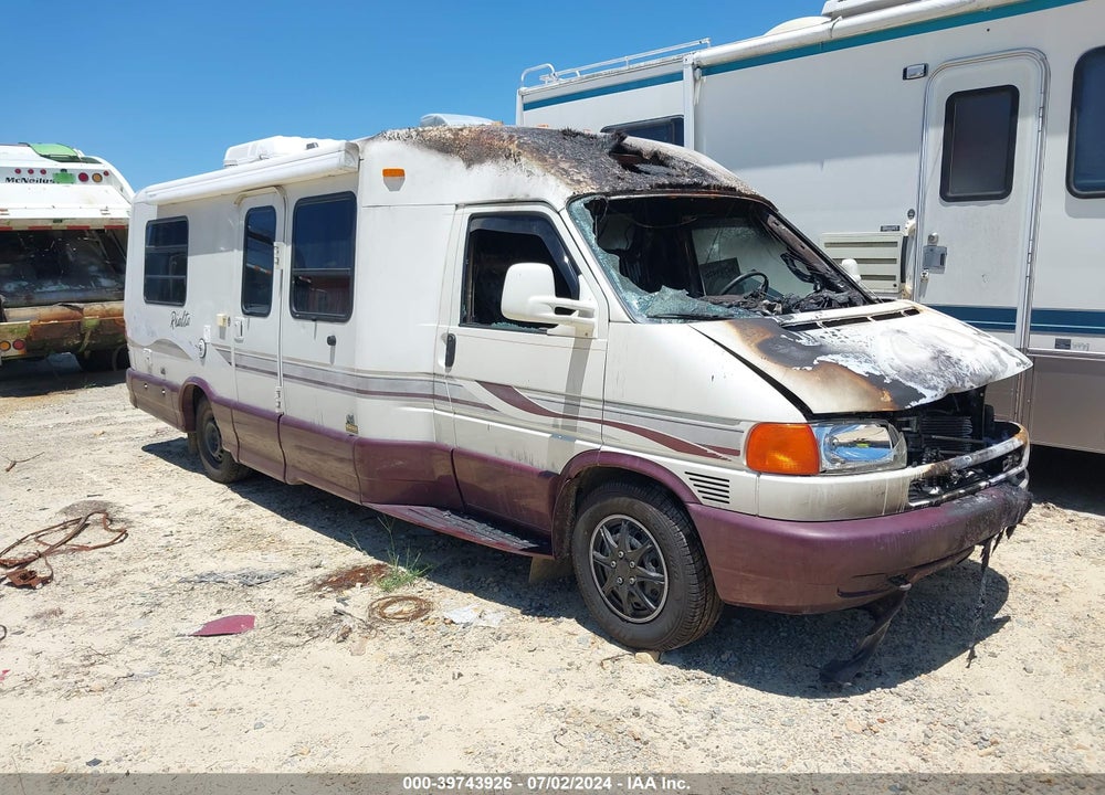 2000 WINNEBAGO EUROVAN/VOLKS MTR HOME VIN: WV3AH4703YH110920