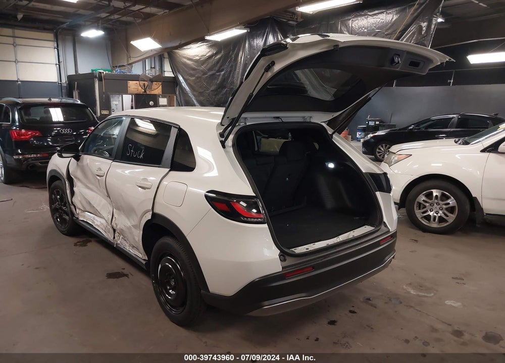 2024 HONDA HR-V AWD SPORT/AWD SPORT W/O BSI VIN: 3CZRZ2H58RM743843