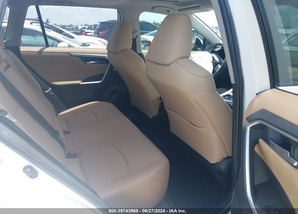 2019 TOYOTA RAV4 XLE VIN: JTMW1RFV7KD511568