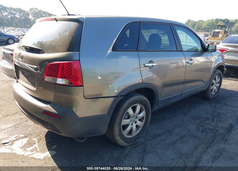 2013 KIA SORENTO LX VIN: 5XYKT3A13DG383599