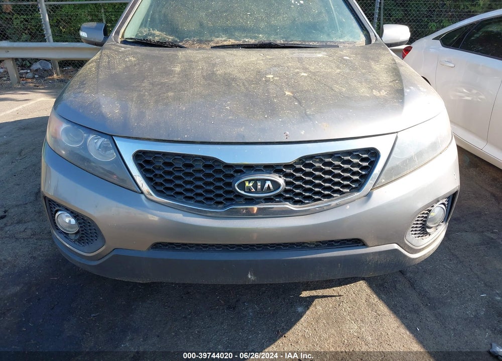 2013 KIA SORENTO LX VIN: 5XYKT3A13DG383599