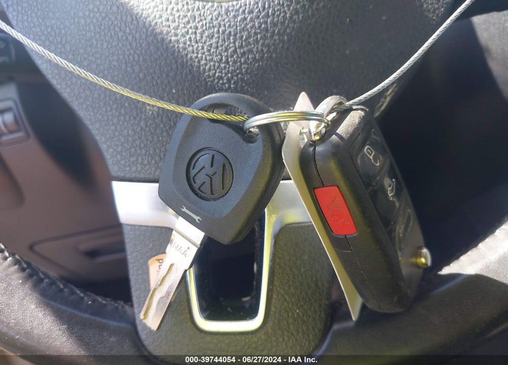 2014 VOLKSWAGEN TIGUAN SE VIN: WVGBV3AX2EW606813