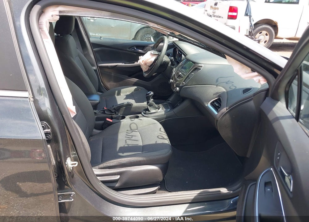 2017 CHEVROLET CRUZE LT MANUAL VIN: 3G1BD6SMXHS580581