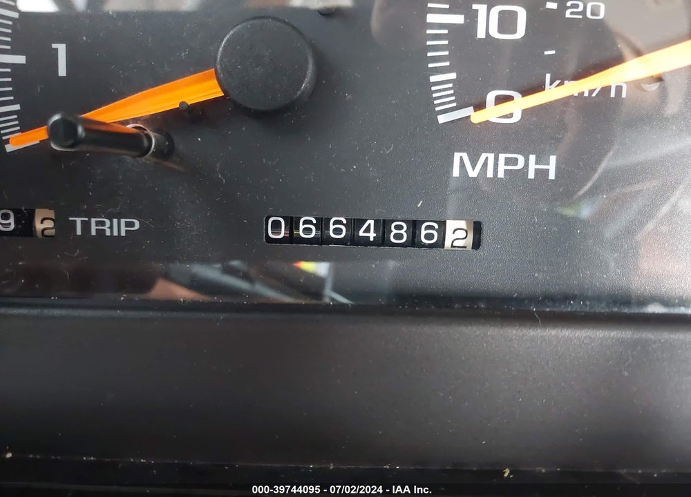 2000 WINNEBAGO WORKHORSE CLASS A VIN: 5B4LP37J4Y3318700