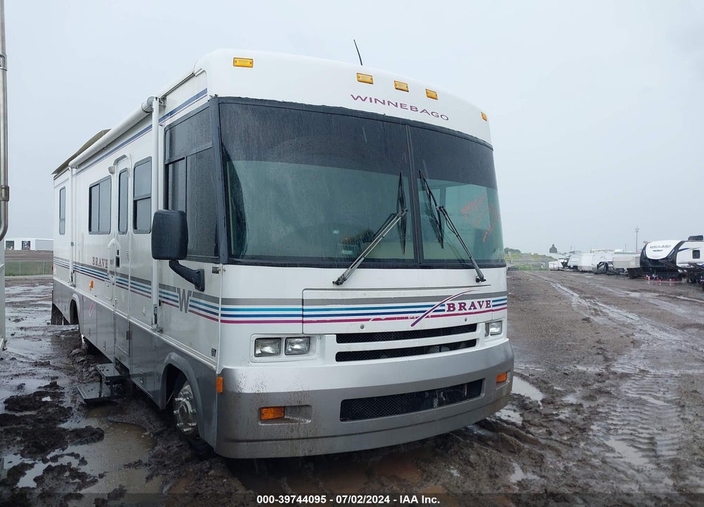 2000 WINNEBAGO WORKHORSE CLASS A VIN: 5B4LP37J4Y3318700