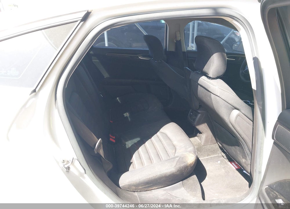 2016 FORD FUSION SE VIN: 3FA6P0H91GR132743