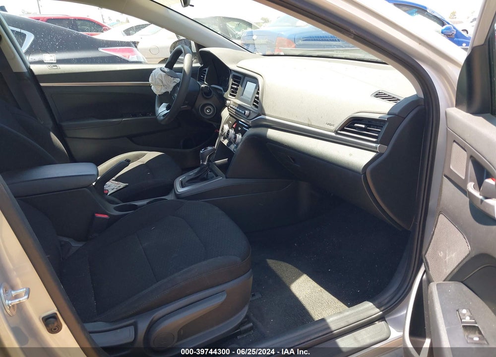 2019 HYUNDAI ELANTRA SE VIN: 5NPD74LF7KH468222