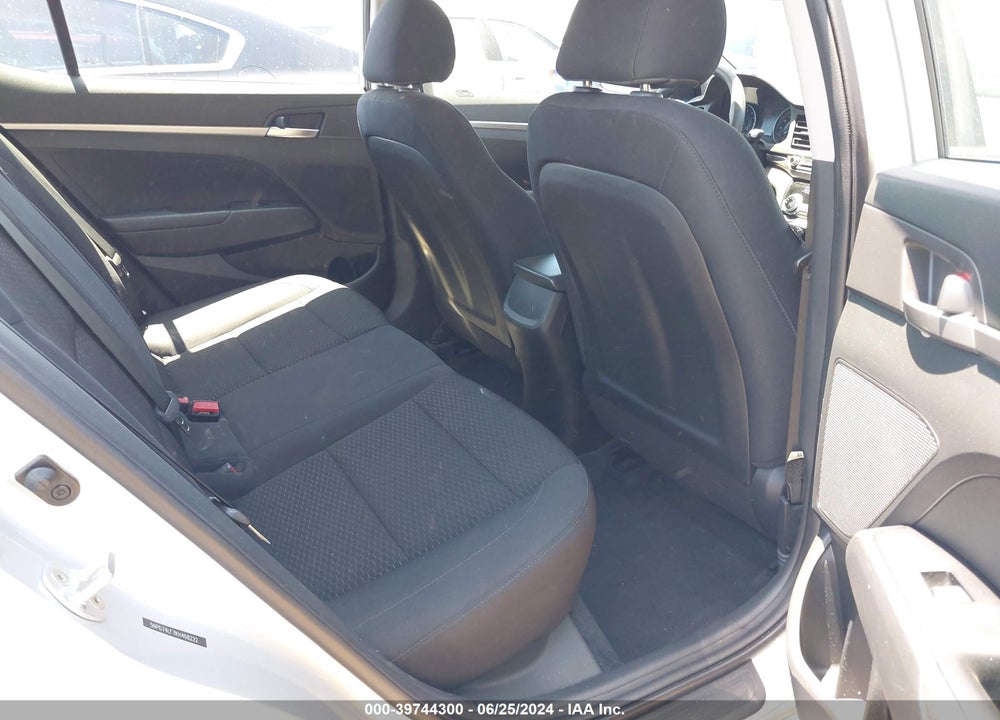 2019 HYUNDAI ELANTRA SE VIN: 5NPD74LF7KH468222