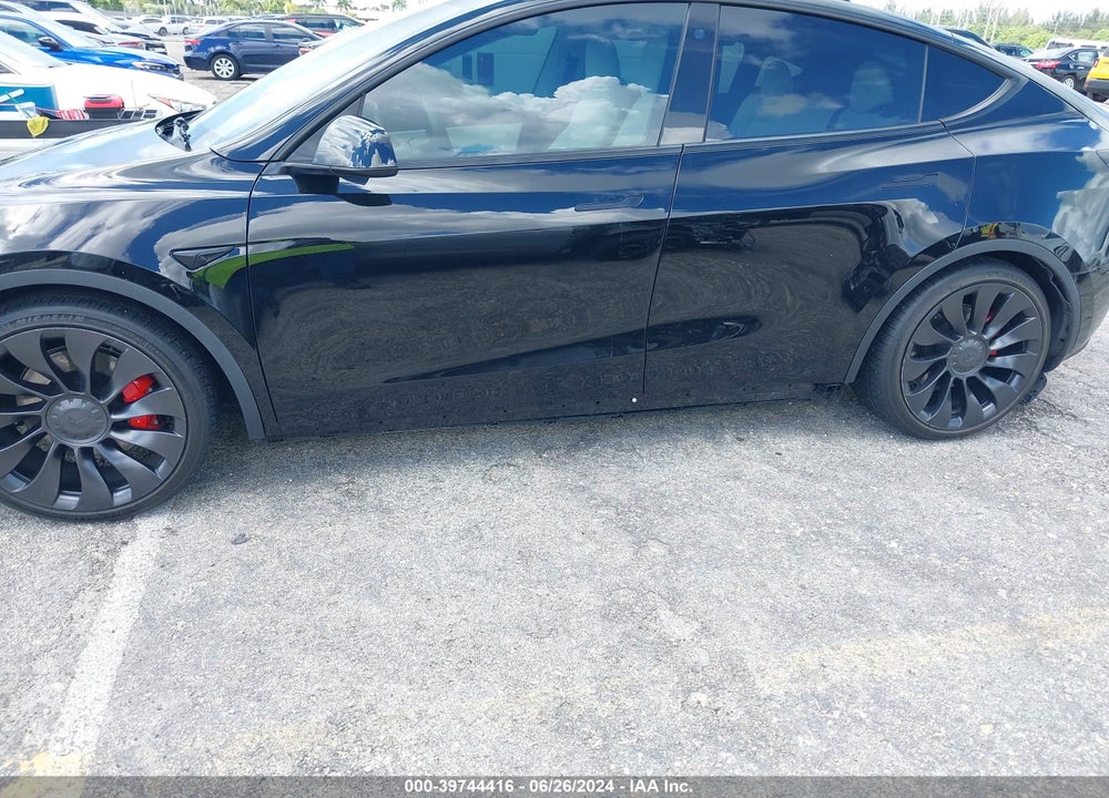 2022 TESLA MODEL Y PERFORMANCE DUAL MOTOR ALL-WHEEL DRIVE VIN: 7SAYGDEF9NF398548
